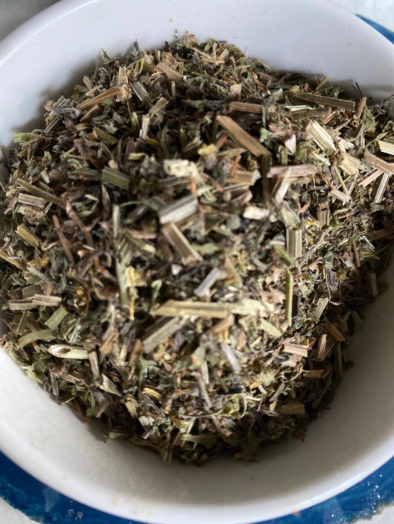 Organic Dried Cleavers