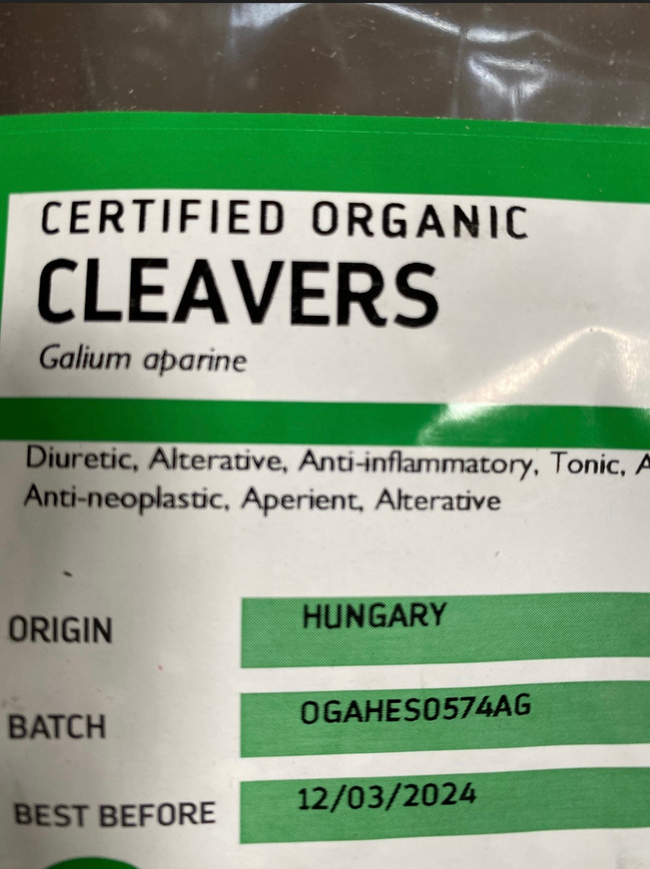 Organic Dried Cleavers